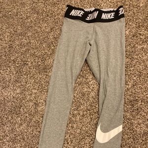 Grey nike leggings